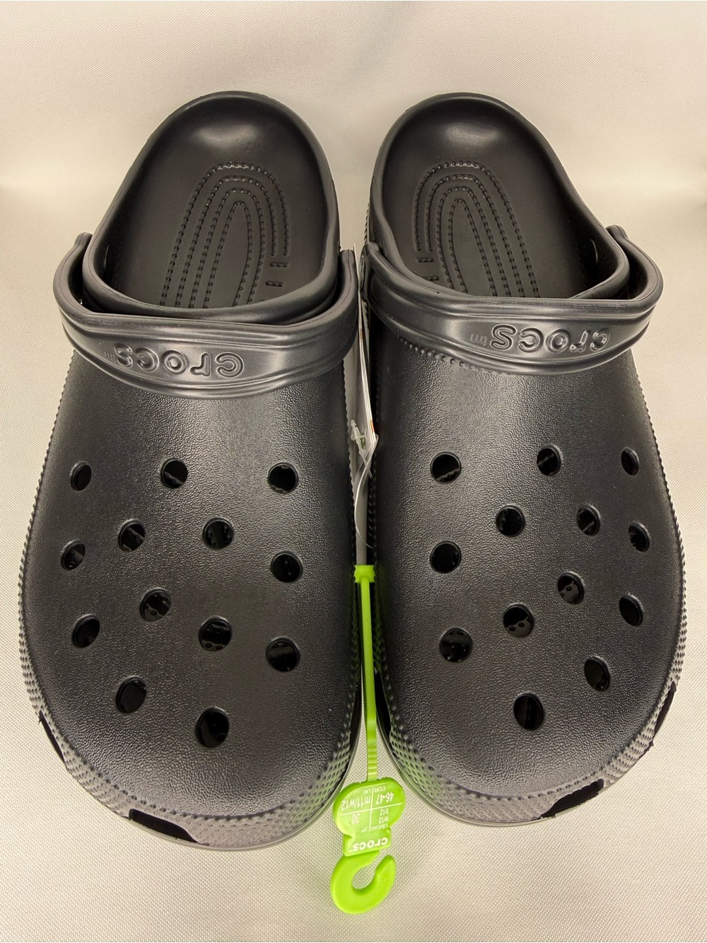CROCS Classic Clog in Black